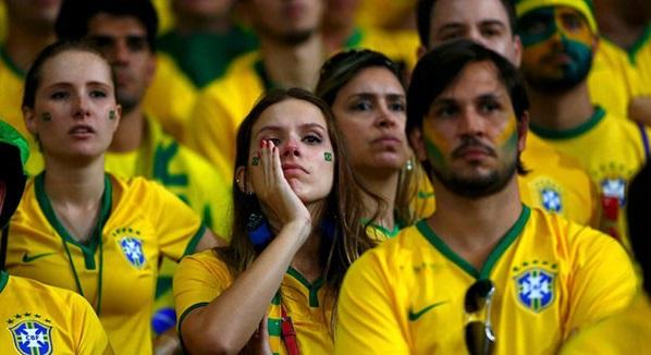 巴西输球后的球迷反应